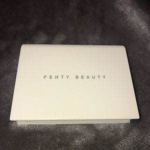 Fenty beauty invisimatte blotting powder